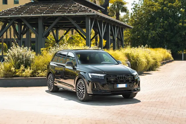 Audi Q7 50 TDI S-Line Edition 2025 — Veyra Cars, Europe