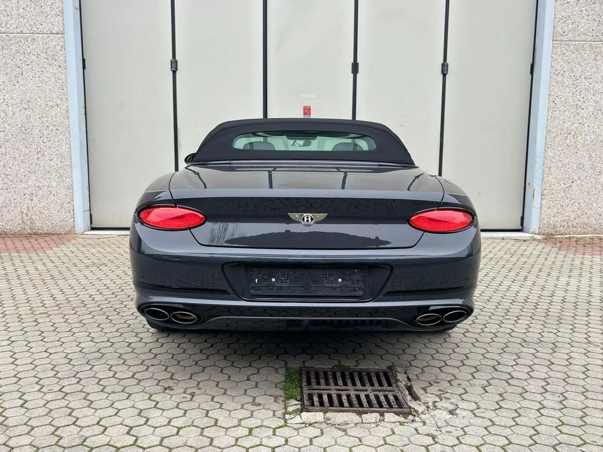 Bentley Continental GTC S V8 2025, dashboard — Veyra Cars, Europe. The 2025 Bentley Continental GTC S V8 pairs 550 hp with the composure that has always set…