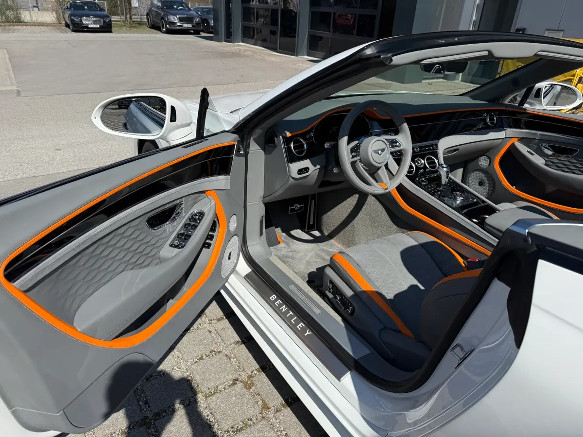 Bentley Continental GTC Speed 2025, front view — Veyra Cars, Europe. The 2025 Bentley Continental GTC Speed is a four-seat grand tourer built for open-air…