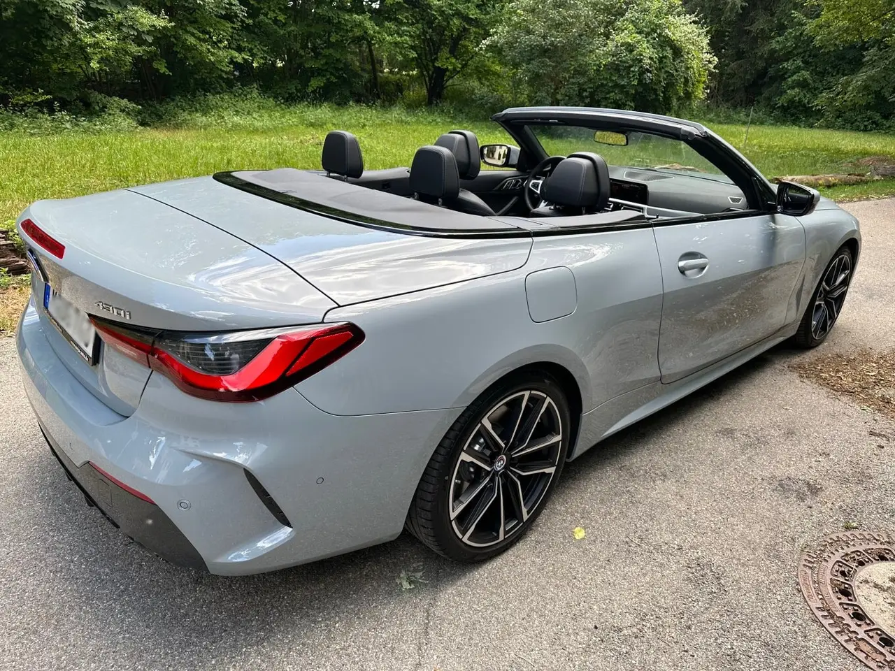 BMW 430i Cabrio 2023, exterior — Veyra Cars, Europe. The 2023 BMW 430i Cabrio pairs 245 hp with a folding roof, giving four seats and a…