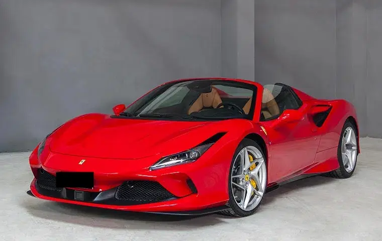 Ferrari F8 Tributo Spider Red 2023 — Veyra Cars, Europa. La Ferrari F8 Tributo Spider rossa unisce l'architettura a motore centrale-posteriore a…