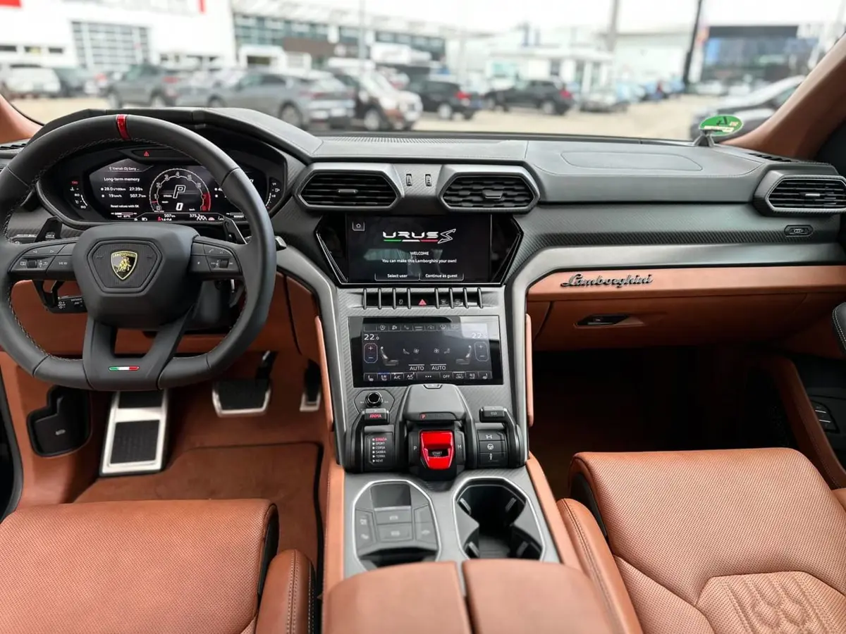 Lamborghini Urus S 2023, rear view — Veyra Cars, Europe. The Lamborghini Urus S pairs a 657 hp V8 with five-seat practicality, a combination few…