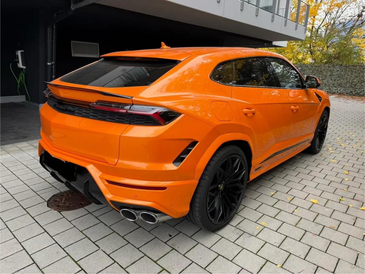 Lamborghini URUS SE 2025, front view — Veyra Cars, Europe. The 2025 Lamborghini URUS SE brings 800 hp to a body style built for five, which changes…