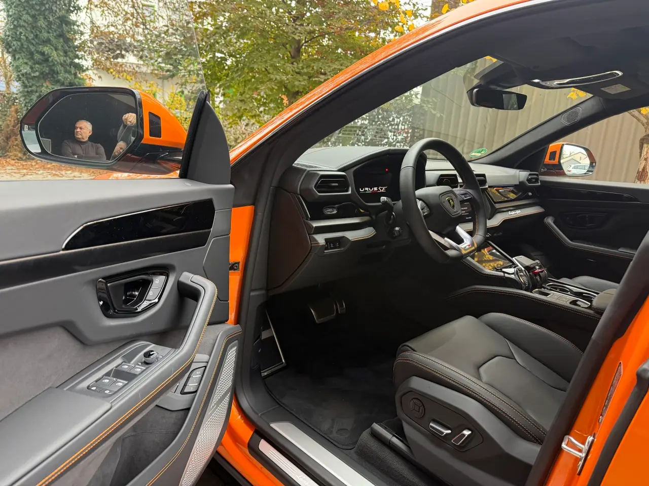Lamborghini URUS SE 2025, interior — Veyra Cars, Europe. The 2025 Lamborghini URUS SE brings 800 hp to a body style built for five, which changes…