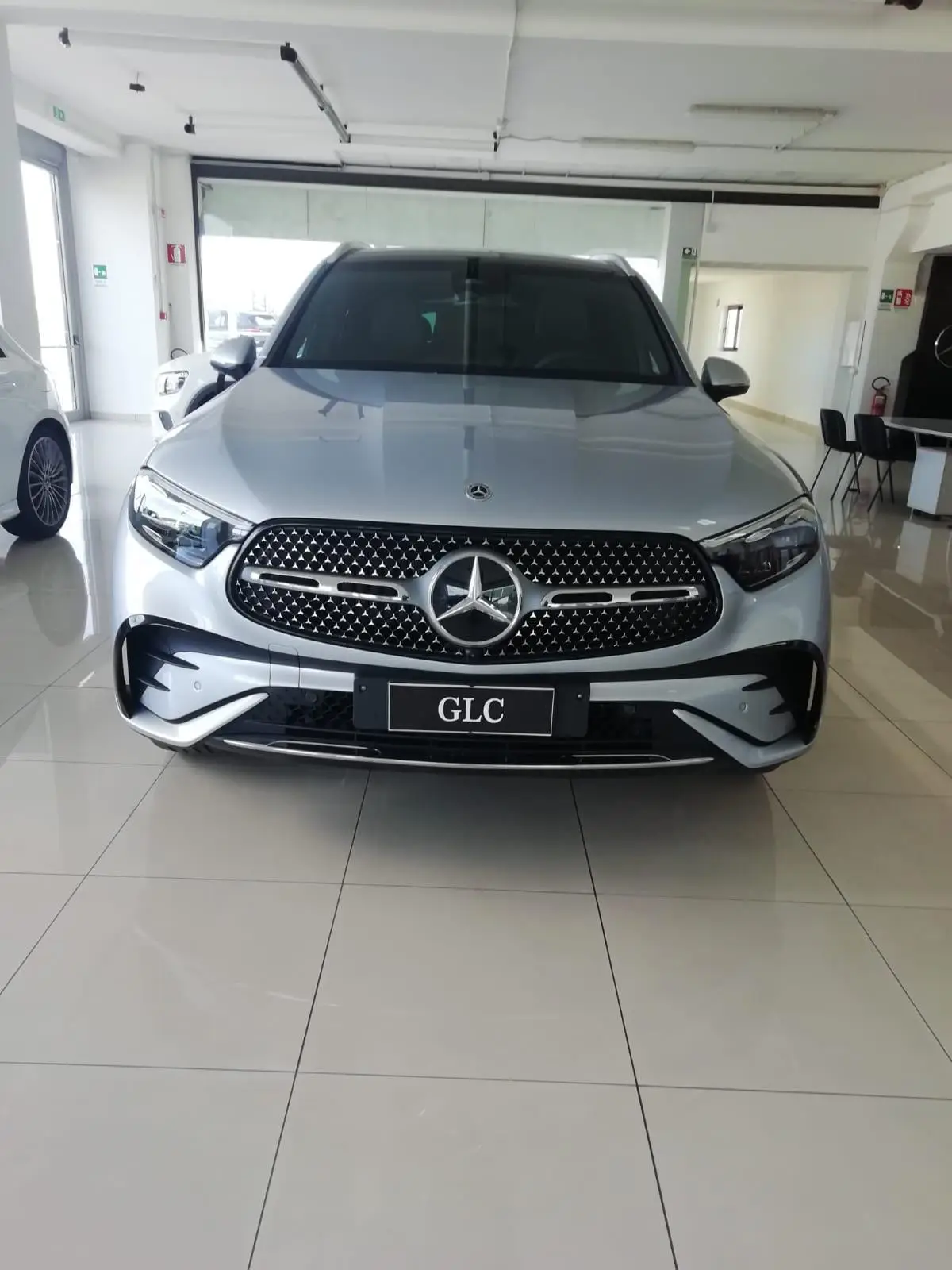 Mercedes Benz GLC 2025, front view — Veyra Cars, Europe. The 2025 Mercedes Benz GLC settles into the role of a dependable, composed SUV rather…