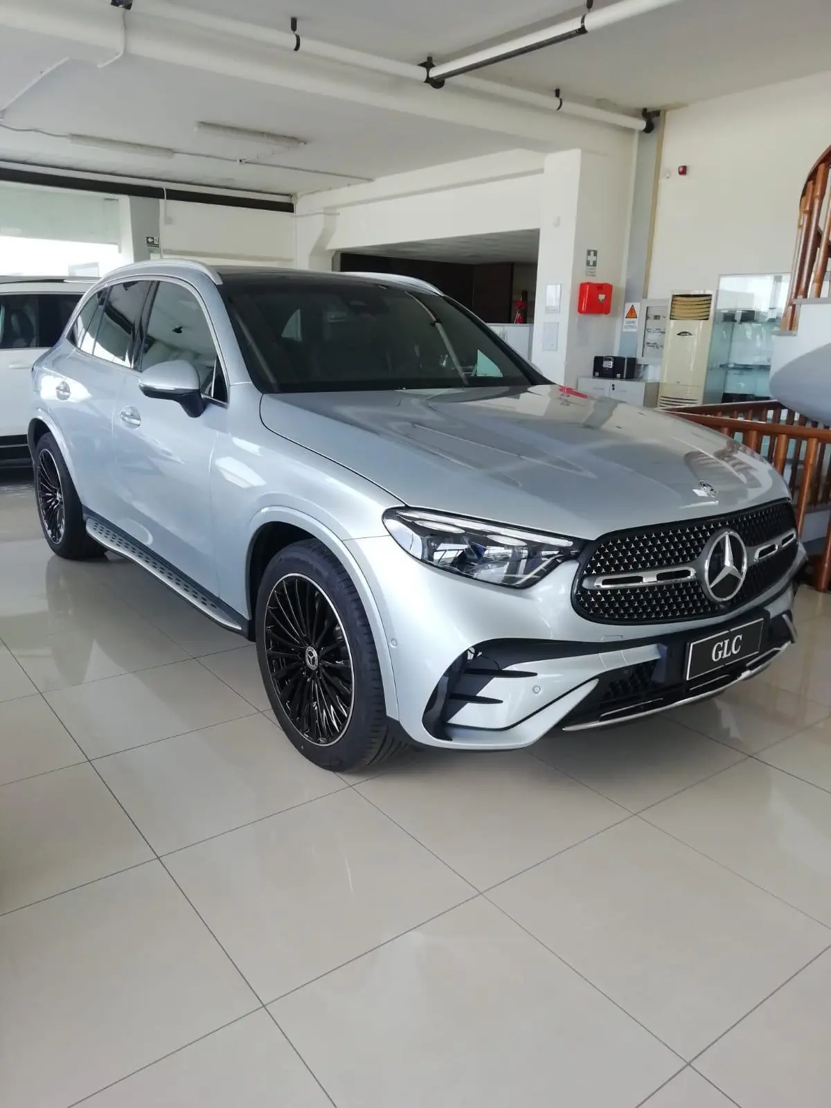 Mercedes Benz GLC 2025, rear view — Veyra Cars, Europe. The 2025 Mercedes Benz GLC settles into the role of a dependable, composed SUV rather…