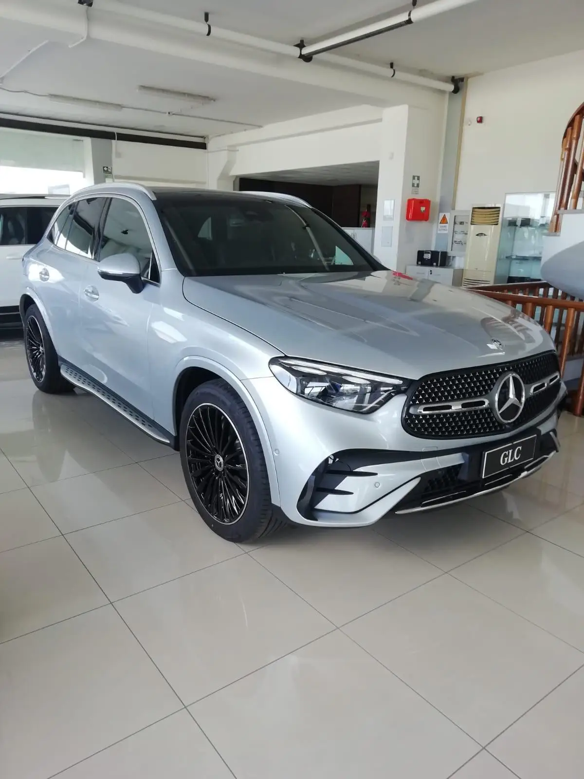 Mercedes Benz GLC 2025, rear view — Veyra Cars, Europe. The 2025 Mercedes Benz GLC settles into the role of a dependable, composed SUV rather…