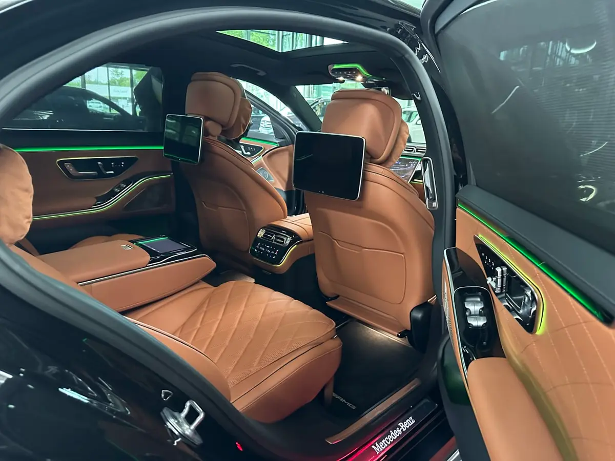 Mercedes Benz S-klasse S400 Long 4-Matic 2023, dashboard — Veyra Cars, Europe. The S-Klasse S400 Long 4-Matic is the long-wheelbase version of Mercedes-Benz's flagship…