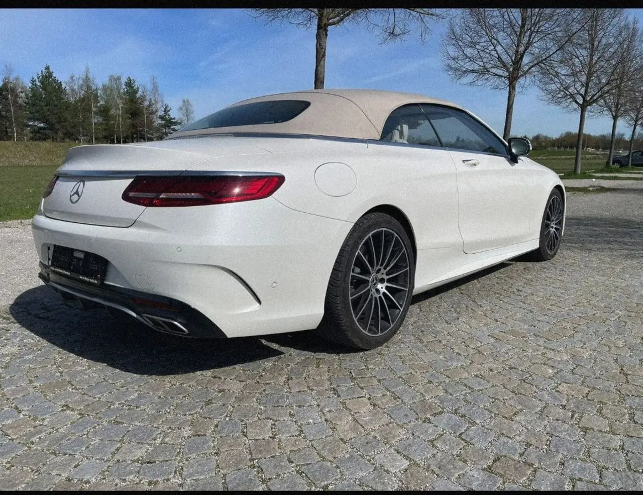 Mercedes Benz S560 Cabrio 2021, rear view — Veyra Cars, Europe. The Mercedes Benz S560 Cabrio pairs a 469 hp V8 with the composure expected of the…