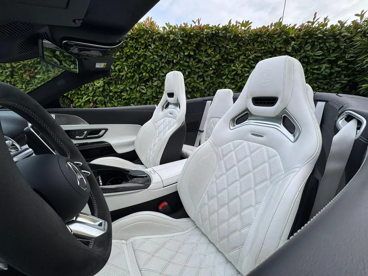 Mercedes Benz SL 63 AMG 2025, exterior — Veyra Cars, Europe. The 2025 Mercedes-Benz SL 63 AMG brings 585 hp to a cabin built for four, a rare pairing…
