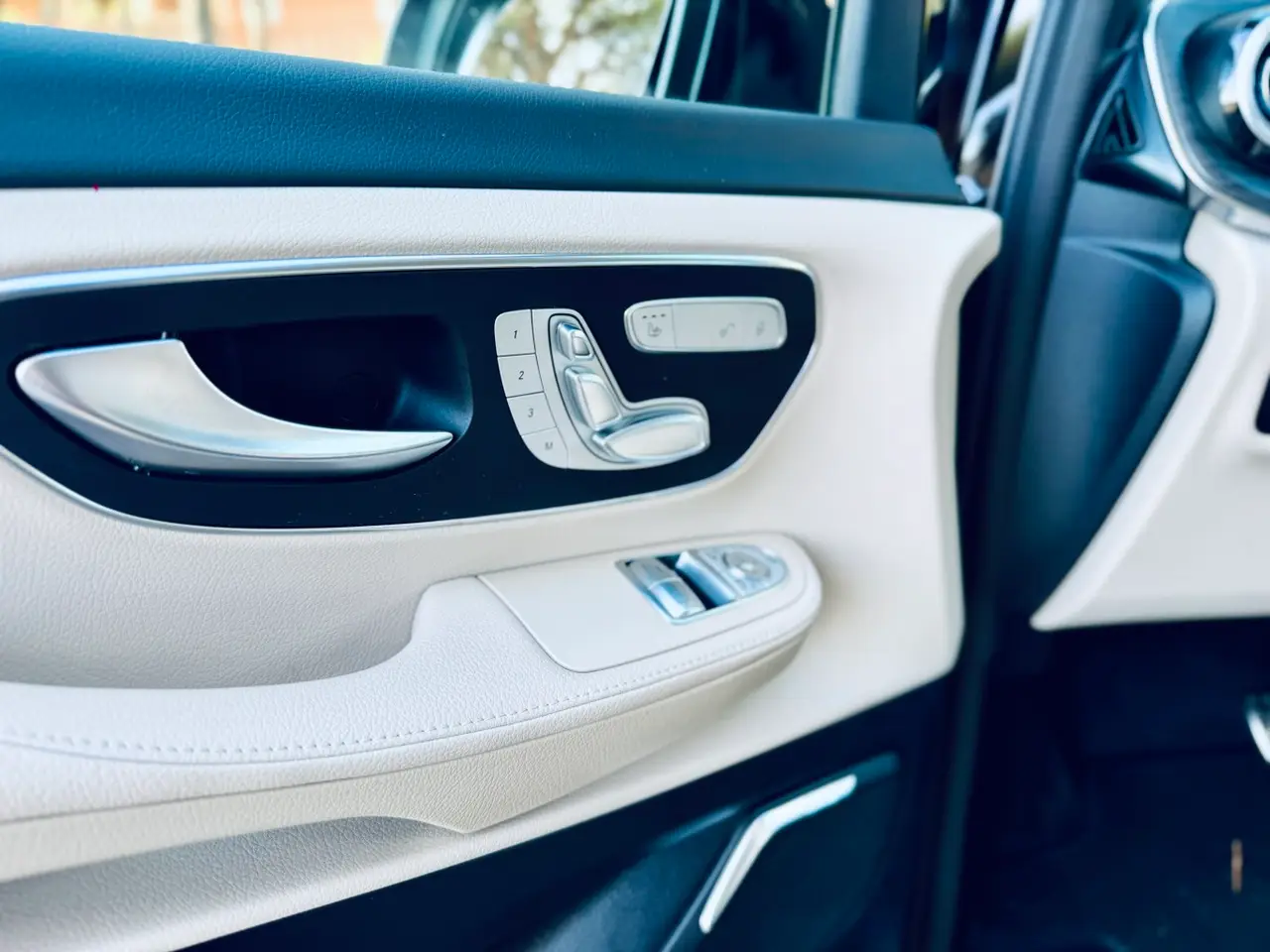 Mercedes Benz V300 4x4 XL VIP (Captain, 7 seat) 2025, front view — Veyra Cars, Europe. The 2025 Mercedes Benz V300 4x4 XL VIP arrives configured for people who need space…
