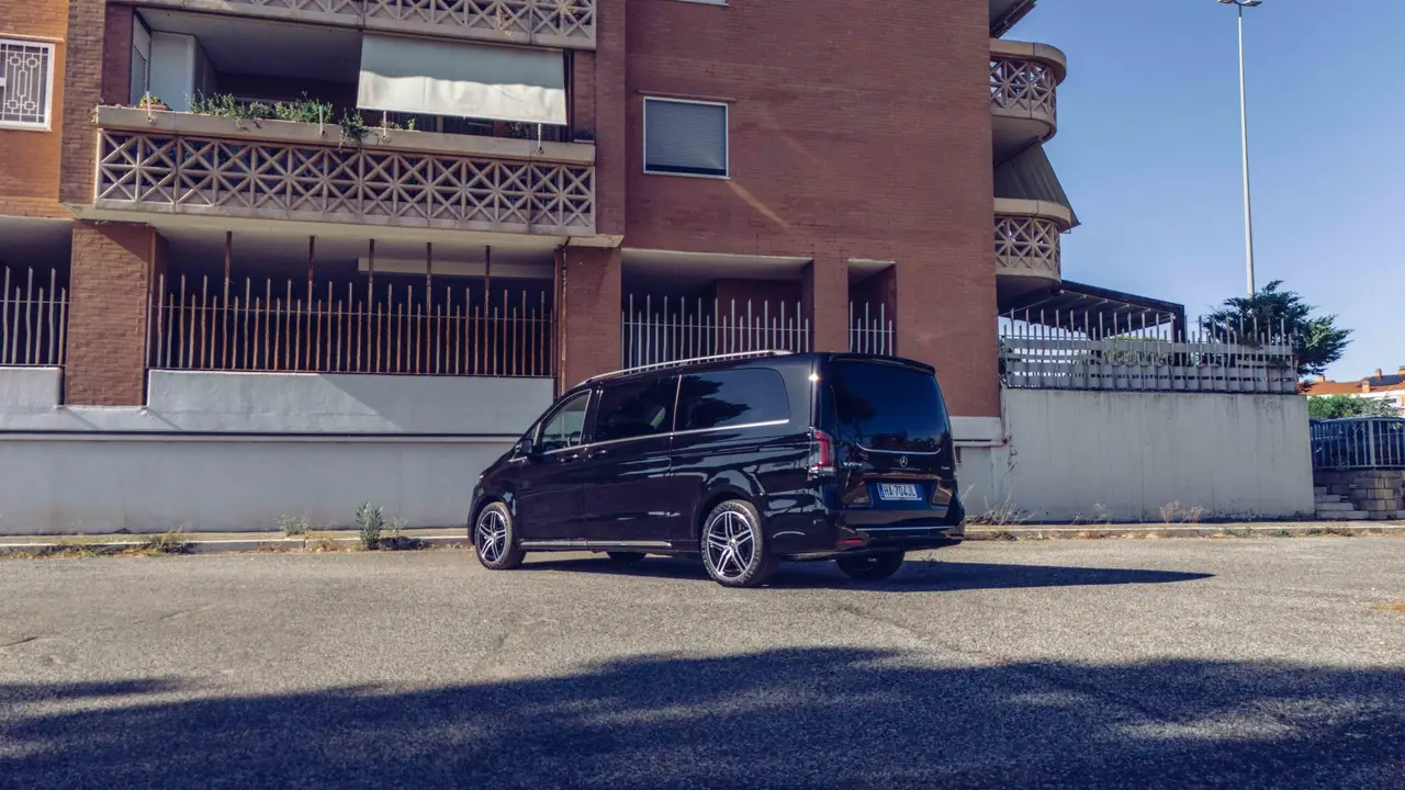 Mercedes Benz V300 4x4 XL VIP (Captain, 7 seat) 2025, interior — Veyra Cars, Europe. The 2025 Mercedes Benz V300 4x4 XL VIP arrives configured for people who need space…