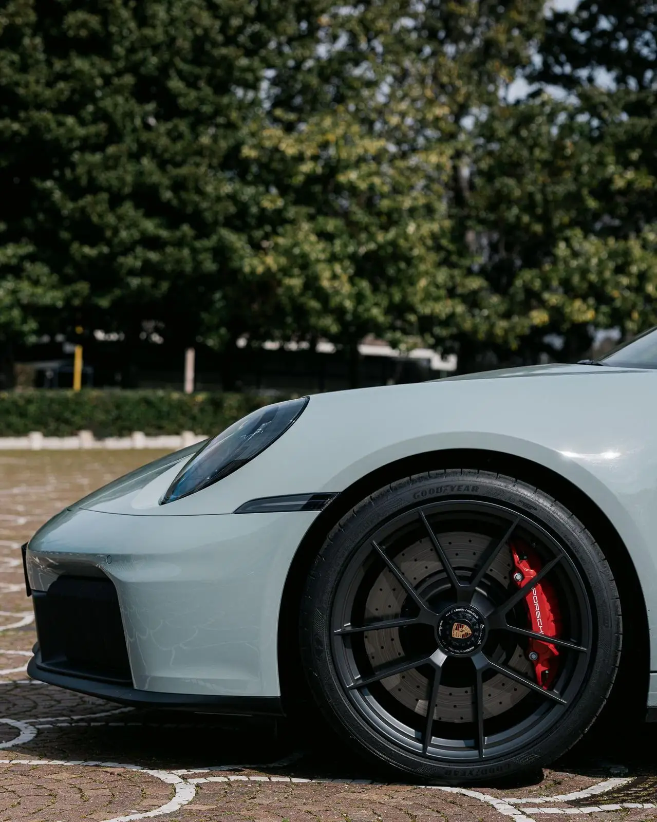 Porsche Carrera Spyder 992,2 GTS 2025, dashboard — Veyra Cars, Europe. The 2025 Porsche Carrera Spyder 992.2 GTS pairs 541 hp with the four-seat practicality…