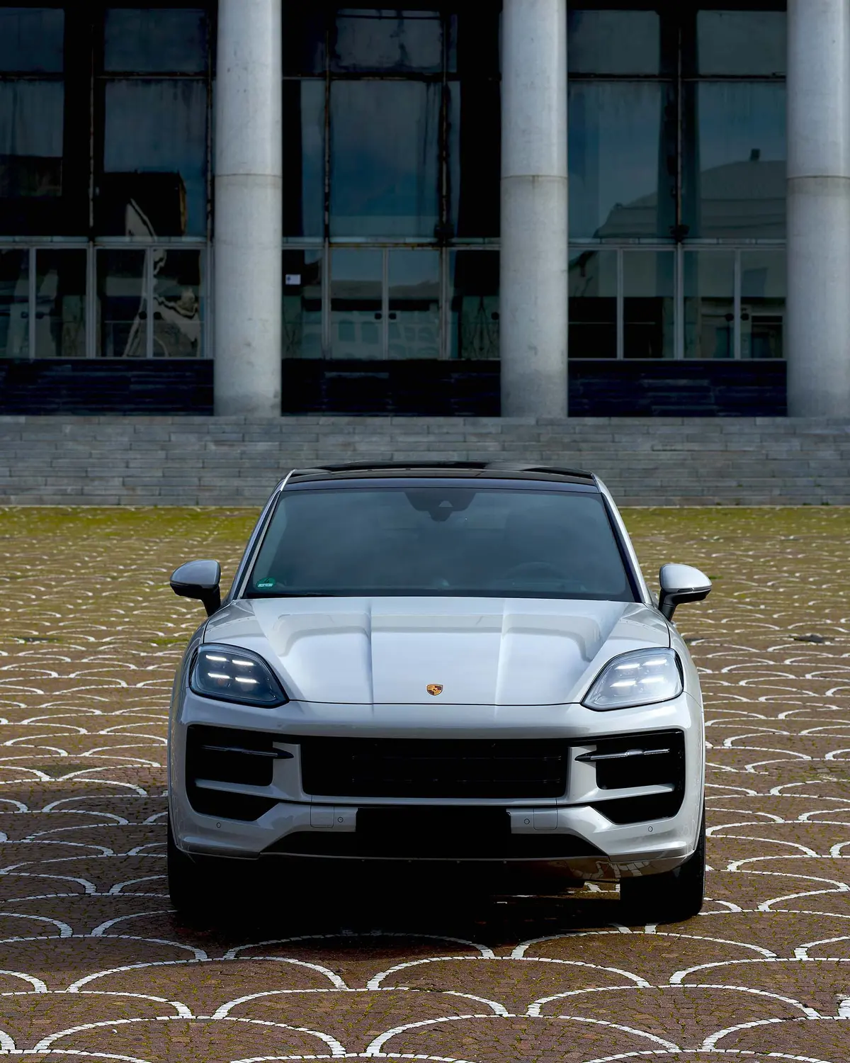Porsche Cayenne 2025 — Veyra Cars, Europe. The 2025 Porsche Cayenne sits at the practical end of the performance SUV category: 353…