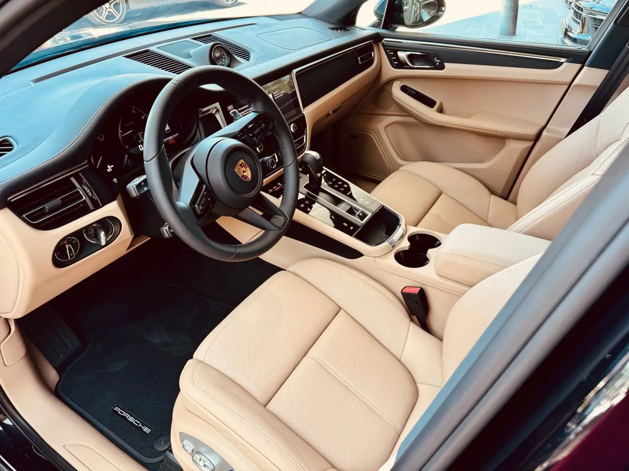 Porsche Macan 2024, front view — Veyra Cars, Europe. The 2024 Porsche Macan brings a compact, well-judged footprint to the SUV segment: 265…