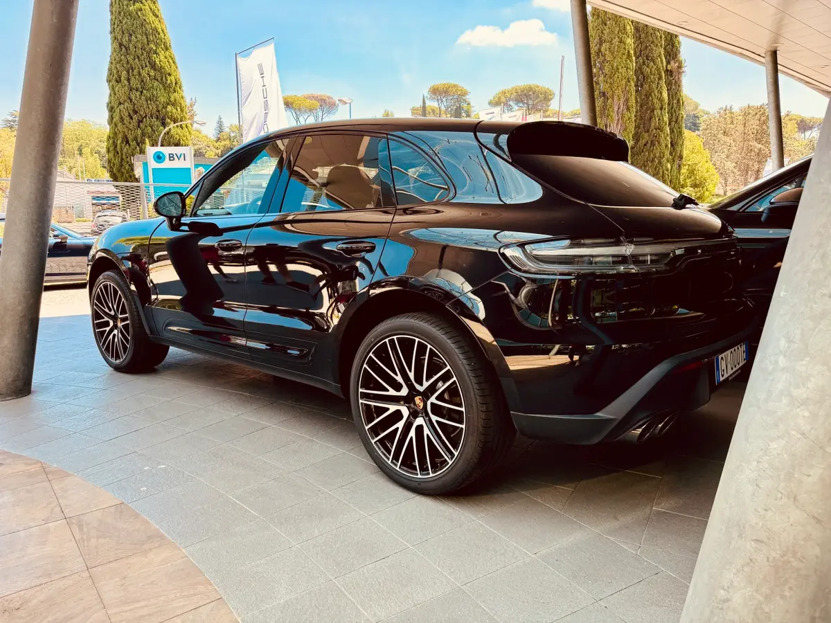 Porsche Macan 2024, rear view — Veyra Cars, Europe. The 2024 Porsche Macan brings a compact, well-judged footprint to the SUV segment: 265…