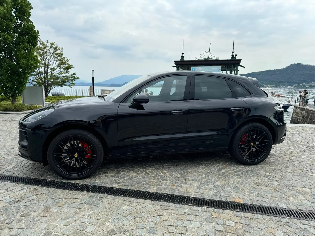 Porsche Macan GTS 2024 — Veyra Cars, Europe. The Porsche Macan GTS pairs the practicality of a five-seat SUV with the sharper…