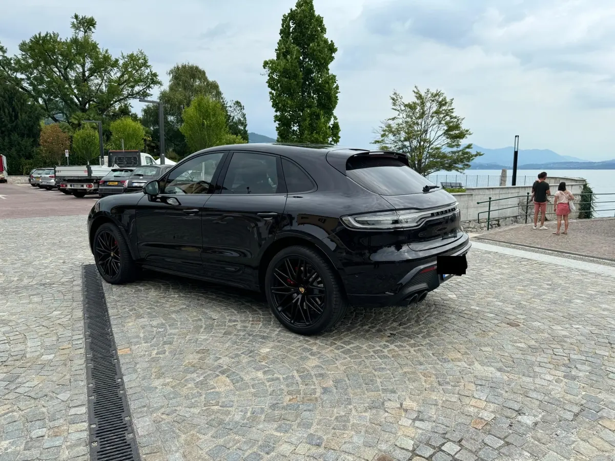 Porsche Macan GTS 2024, front view — Veyra Cars, Europe. The Porsche Macan GTS pairs the practicality of a five-seat SUV with the sharper…