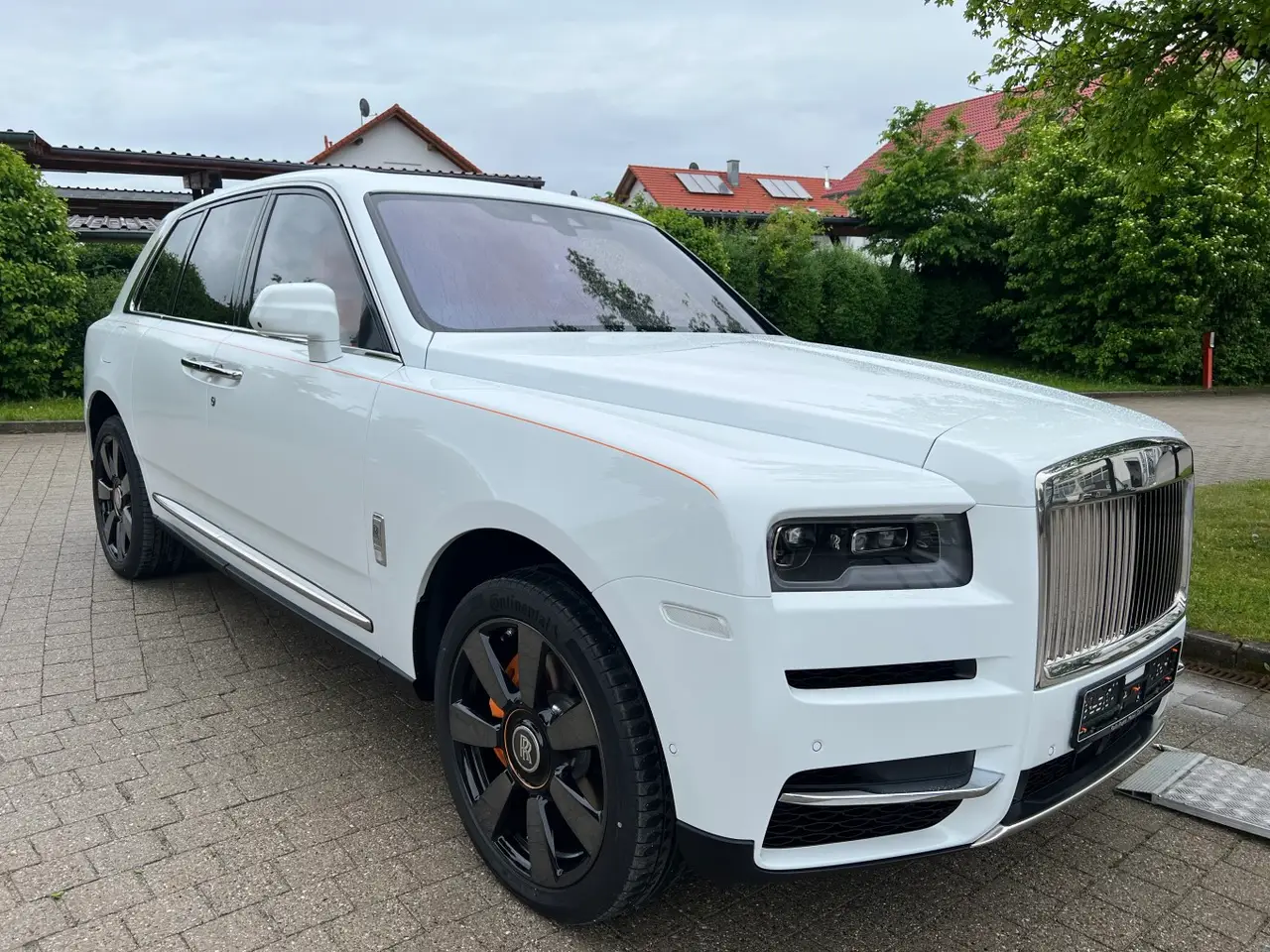 Rolls-Royce Cullinan 2022, interior — Veyra Cars, Europe. The 2022 Rolls-Royce Cullinan brings 563 hp to a body built for composure rather than…