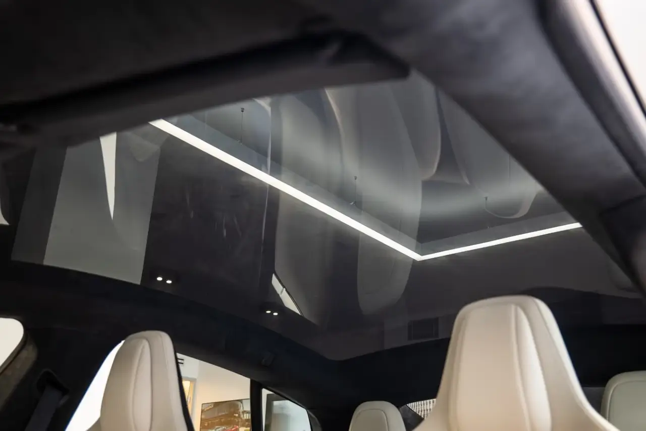 Tesla Model S Plaid 2025, exterior — Veyra Cars, Europe. The 2025 Tesla Model S Plaid pairs 1020 hp with the composure of a full-size executive…